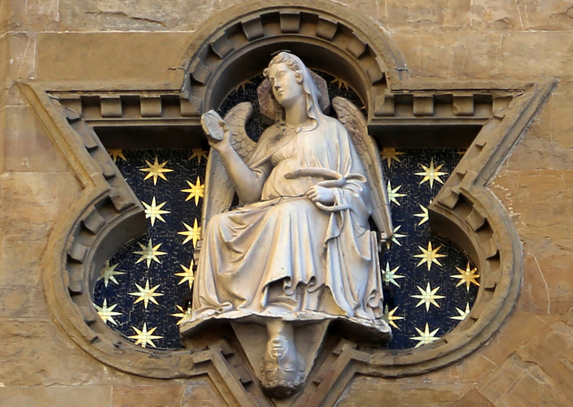 Giovanni d’Ambrogio, Prudence (1386), Florence,
Loggia della Signoria, bas-relief de la façade centrale. 
Creative commons, Sailko.