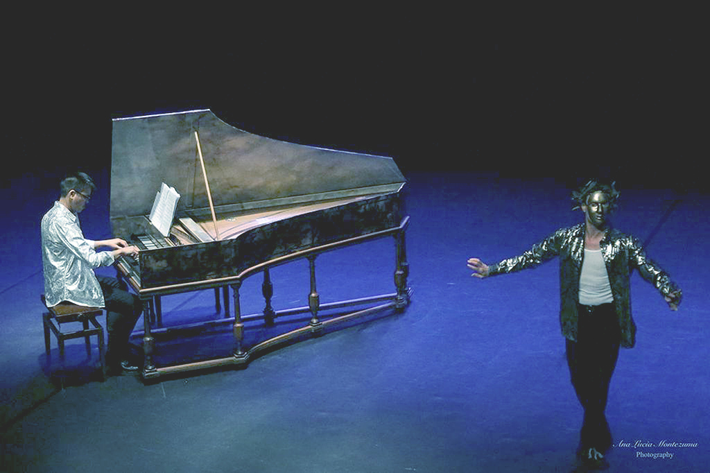 Clavecin danseur argenté